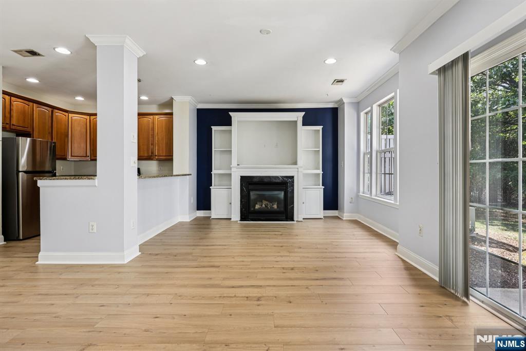 property viewer photo 6