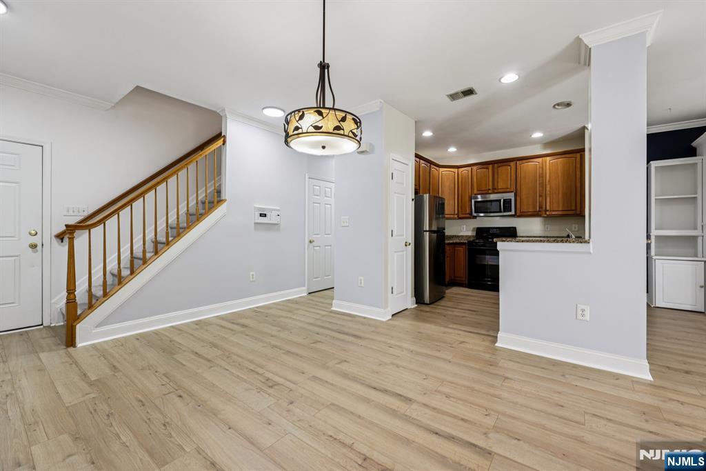 property viewer photo 7