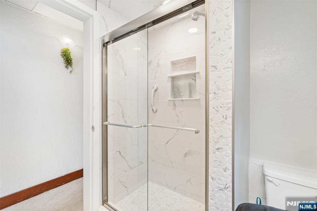 property viewer photo 13