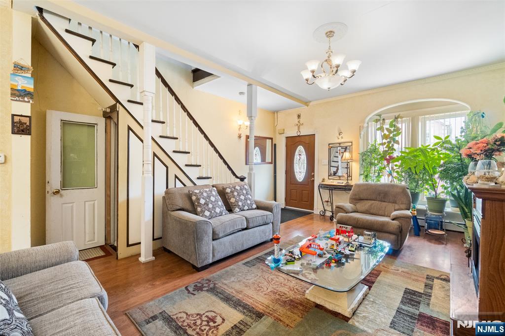 property viewer photo 18