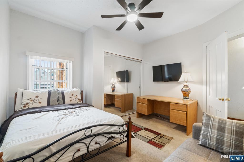 property viewer photo 2