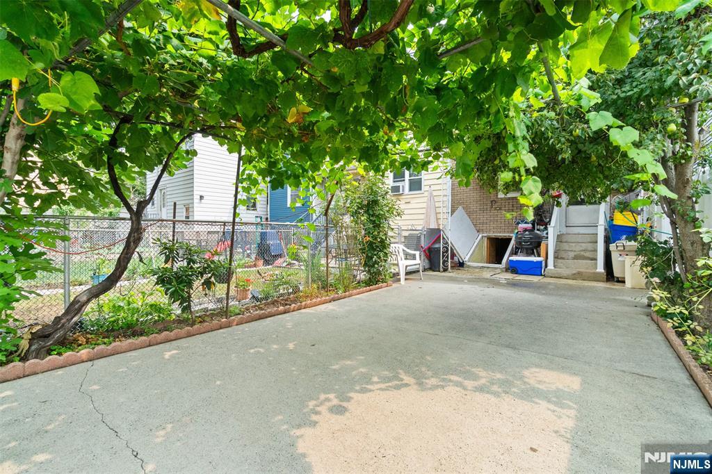 property viewer photo 28