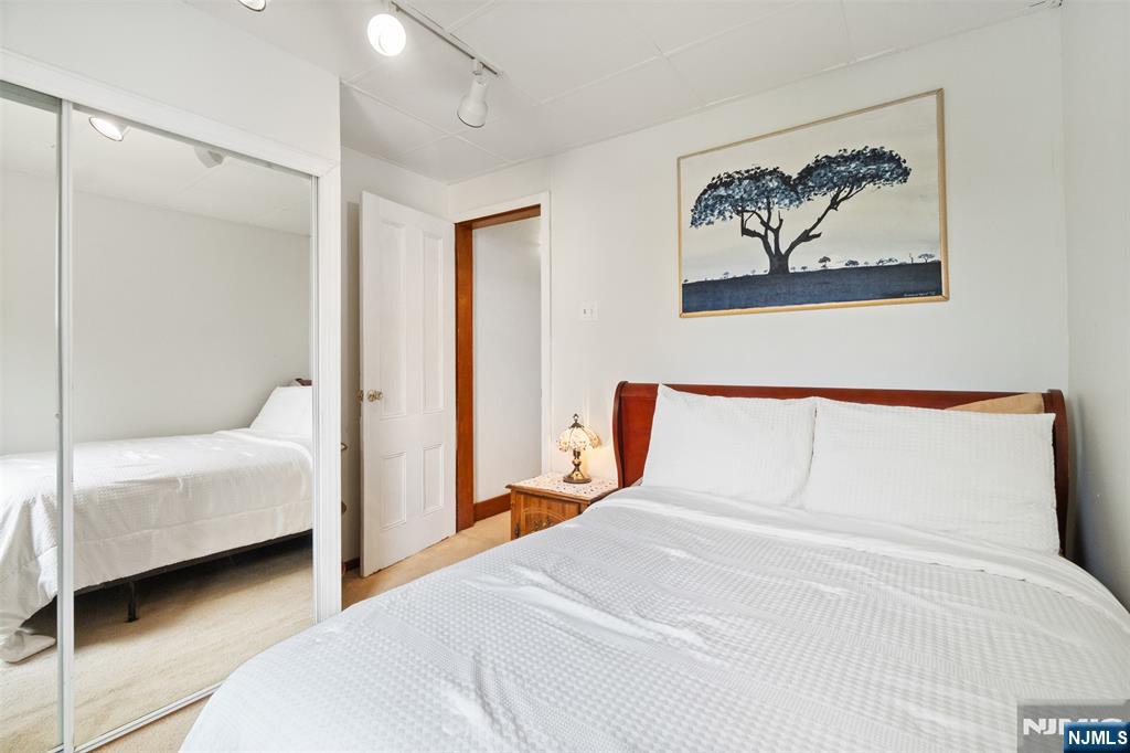 property viewer photo 6