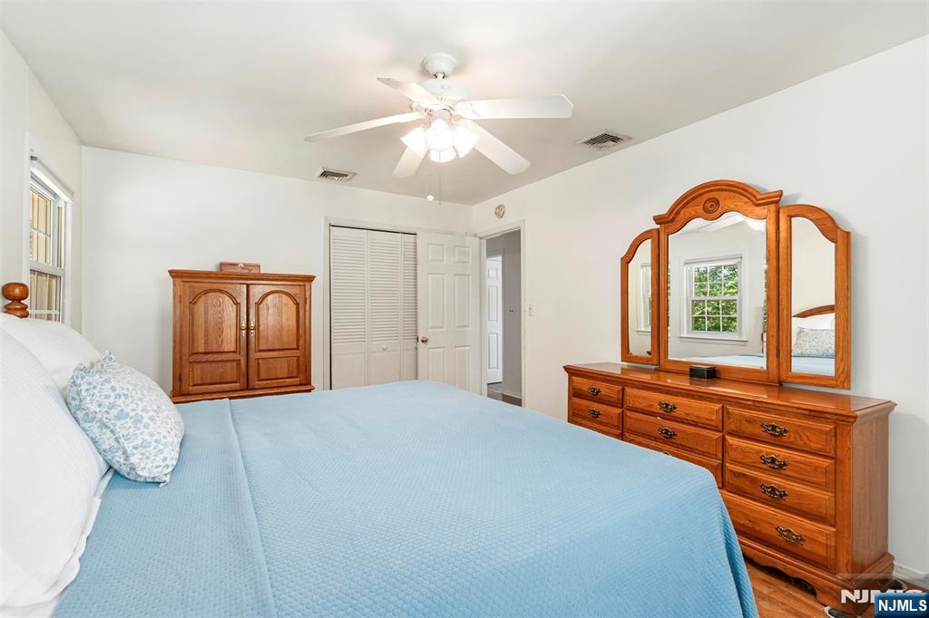 property viewer photo 11