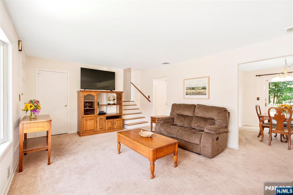 property viewer photo 2