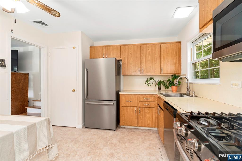 property viewer photo 6