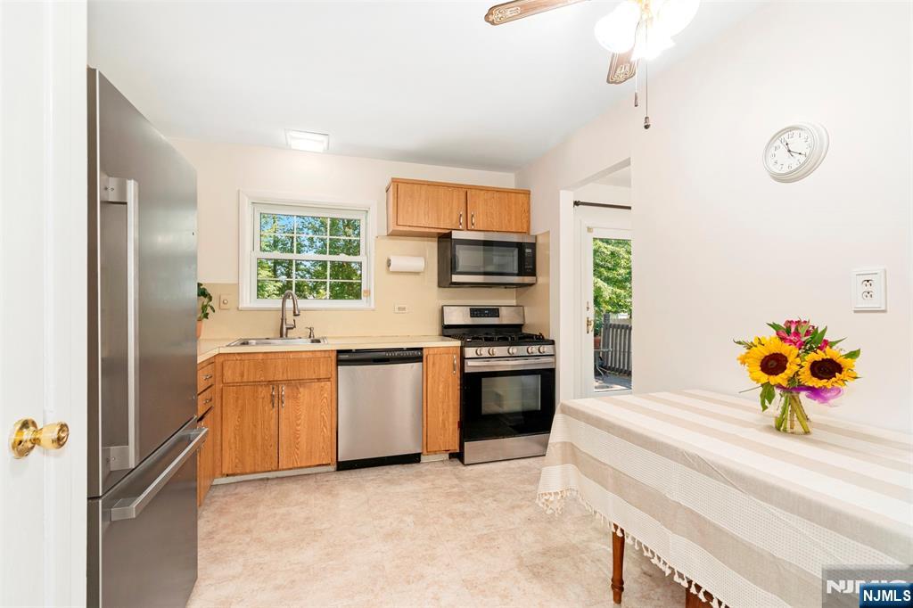 property viewer photo 7