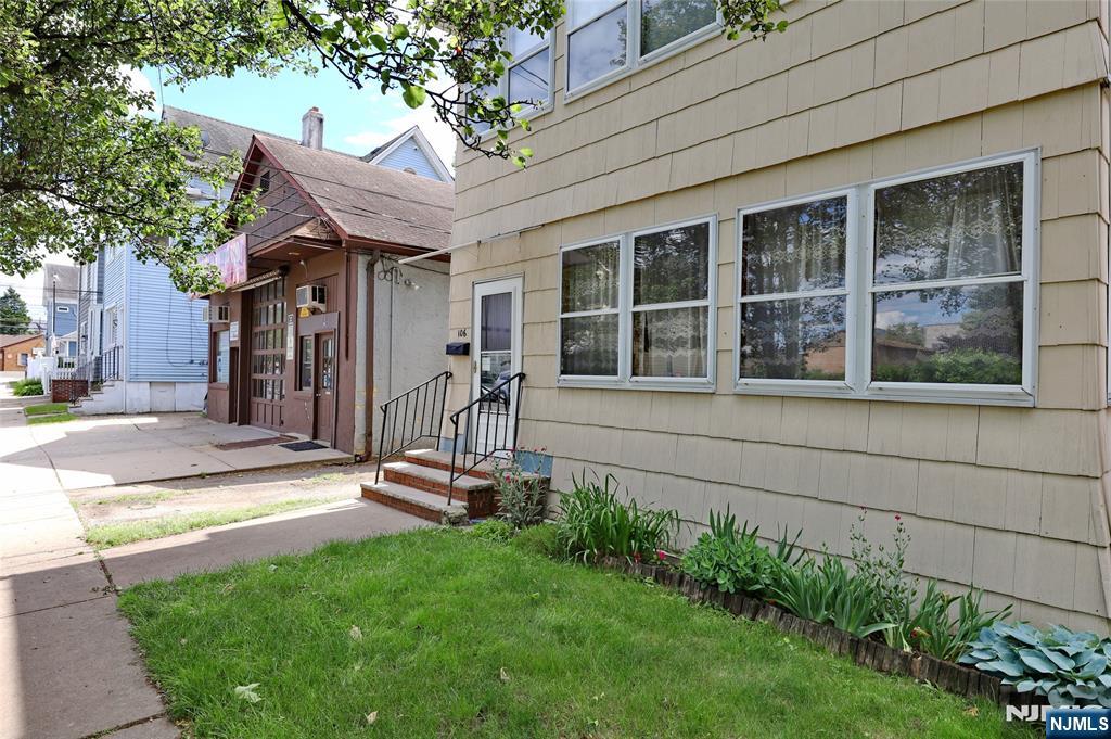 main property photo 14