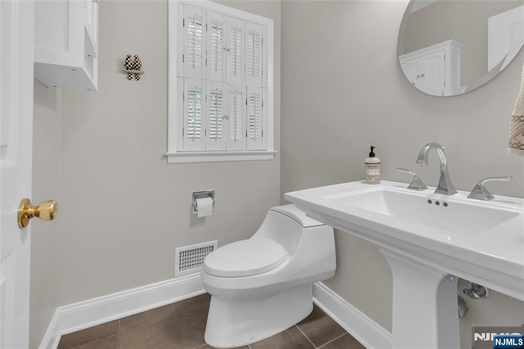 property viewer photo 14