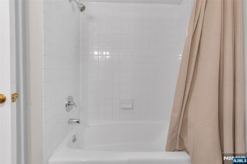 property viewer photo 22