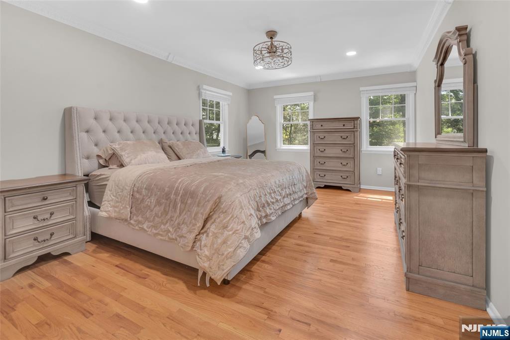 property viewer photo 23