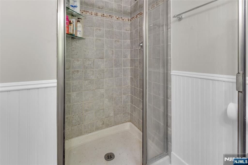 property viewer photo 27