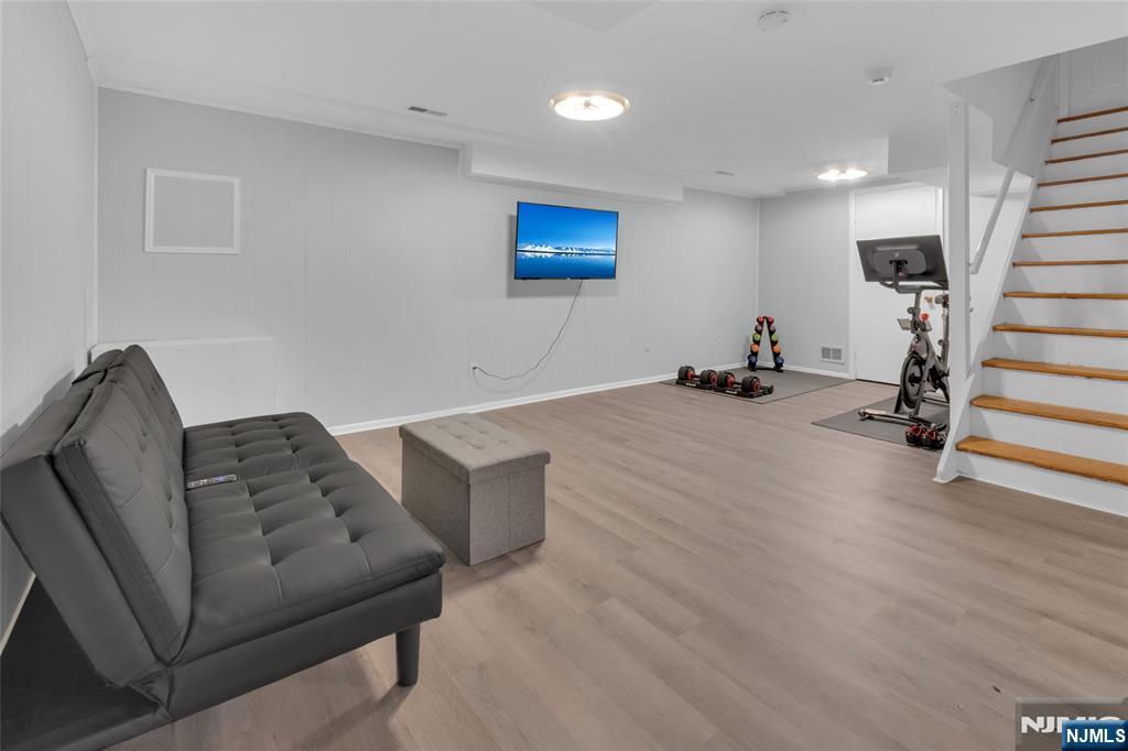 property viewer photo 29