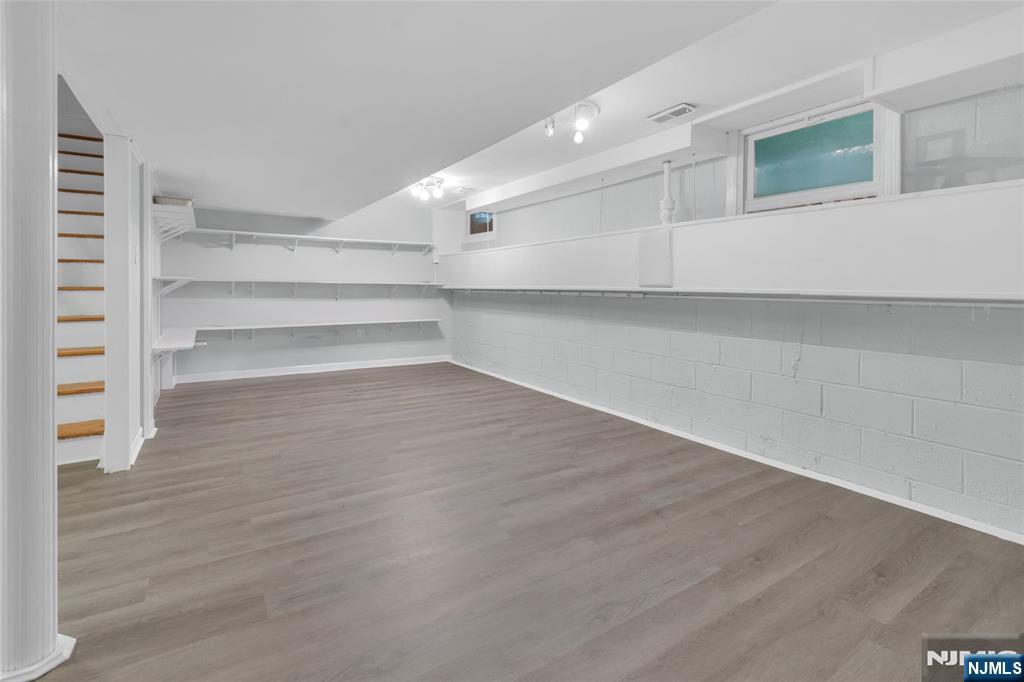 property viewer photo 30