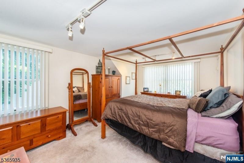 property viewer photo 16