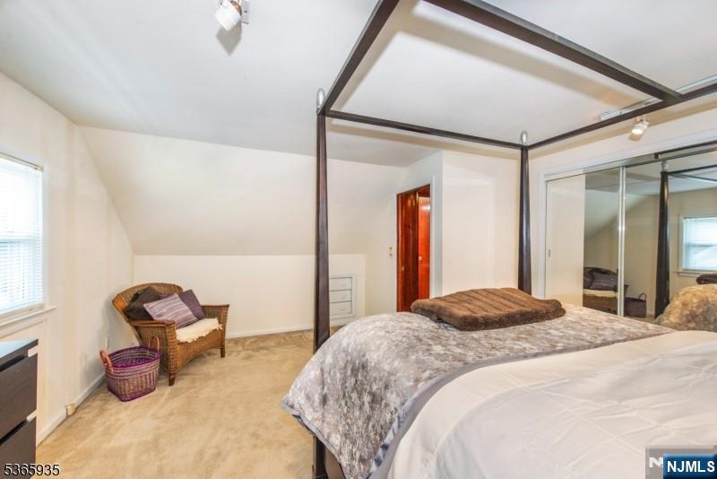property viewer photo 19