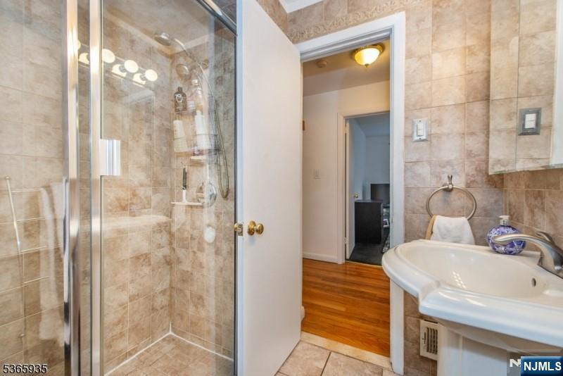 property viewer photo 23