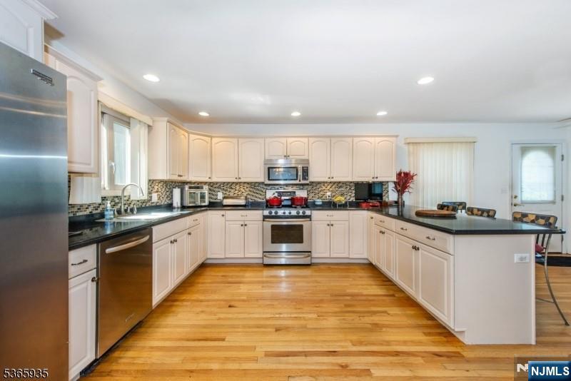 property viewer photo 6