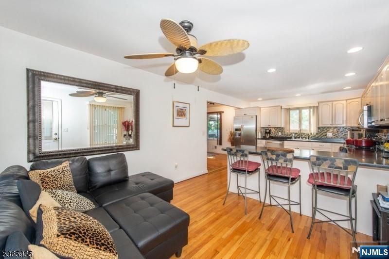 property viewer photo 7