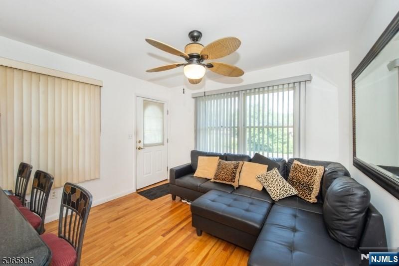 property viewer photo 8