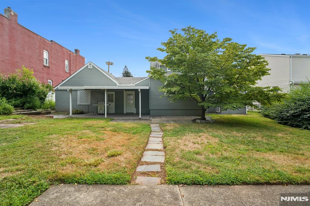 main property photo 37