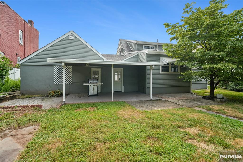 main property photo 38