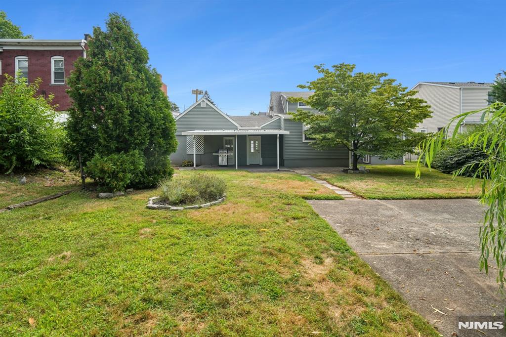 main property photo 39