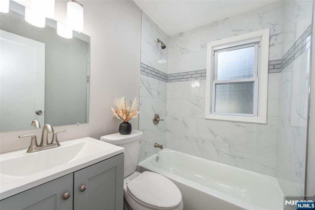 property viewer photo 10