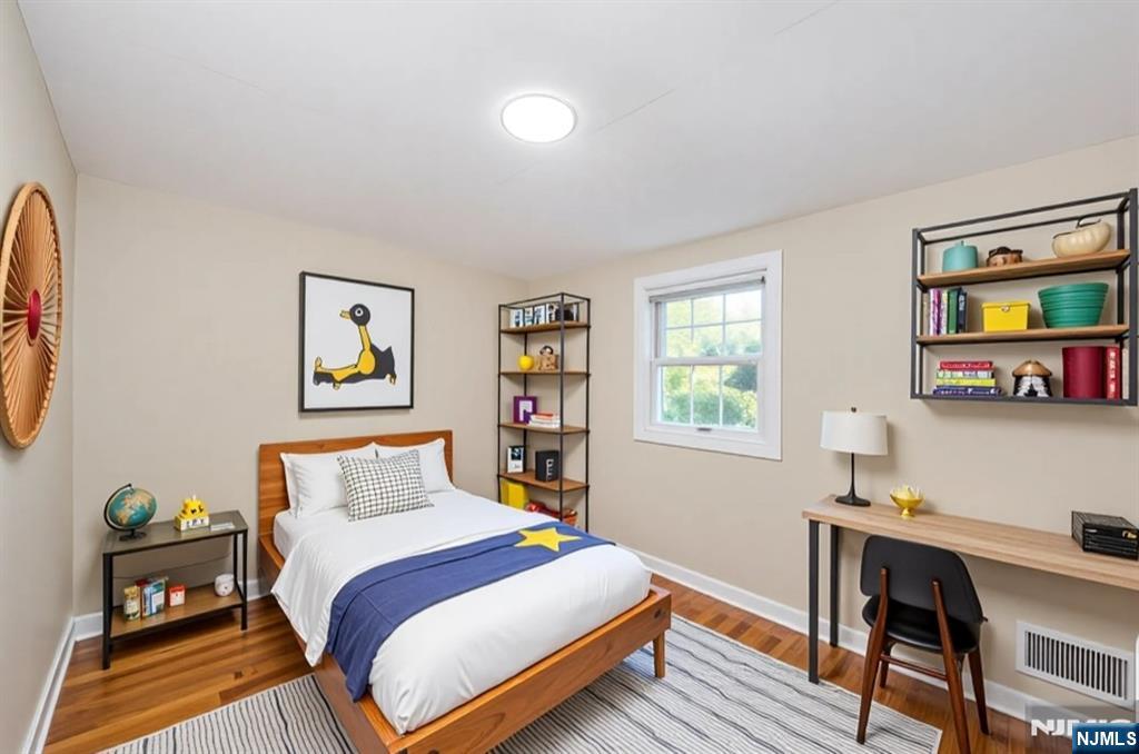 property viewer photo 15