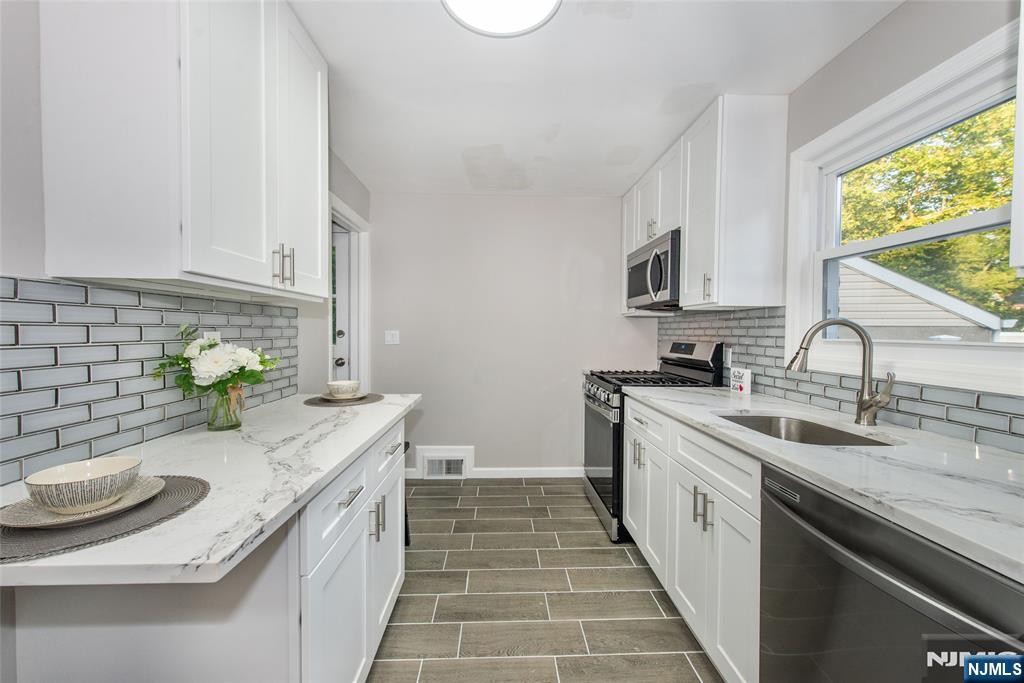 property viewer photo 7