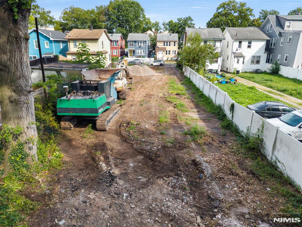 main property photo 9