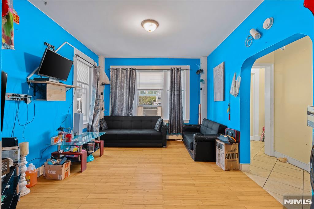 main property photo 11