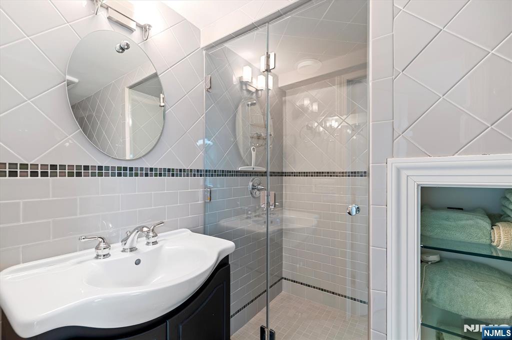 property viewer photo 29