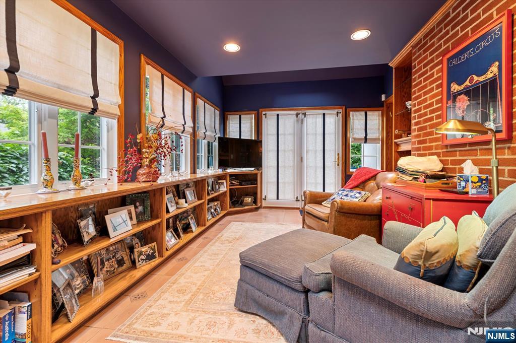 property viewer photo 7