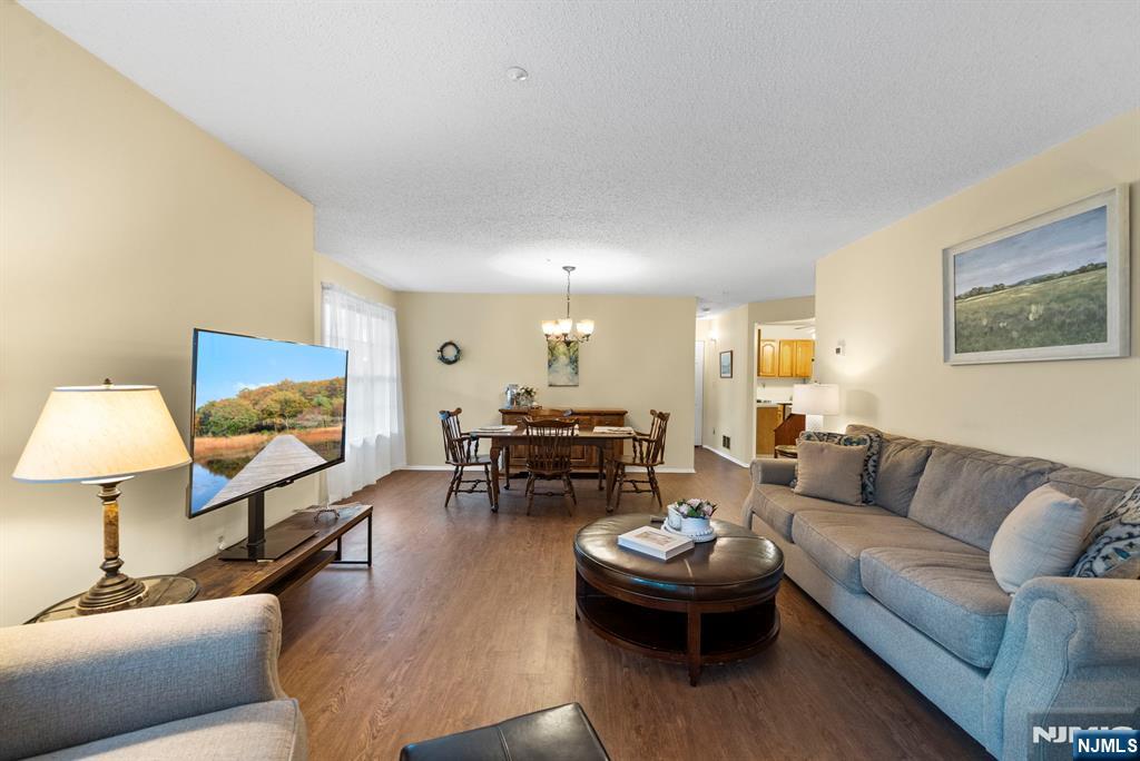 property viewer photo 3