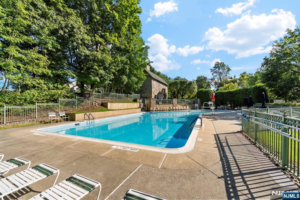 property viewer photo 32