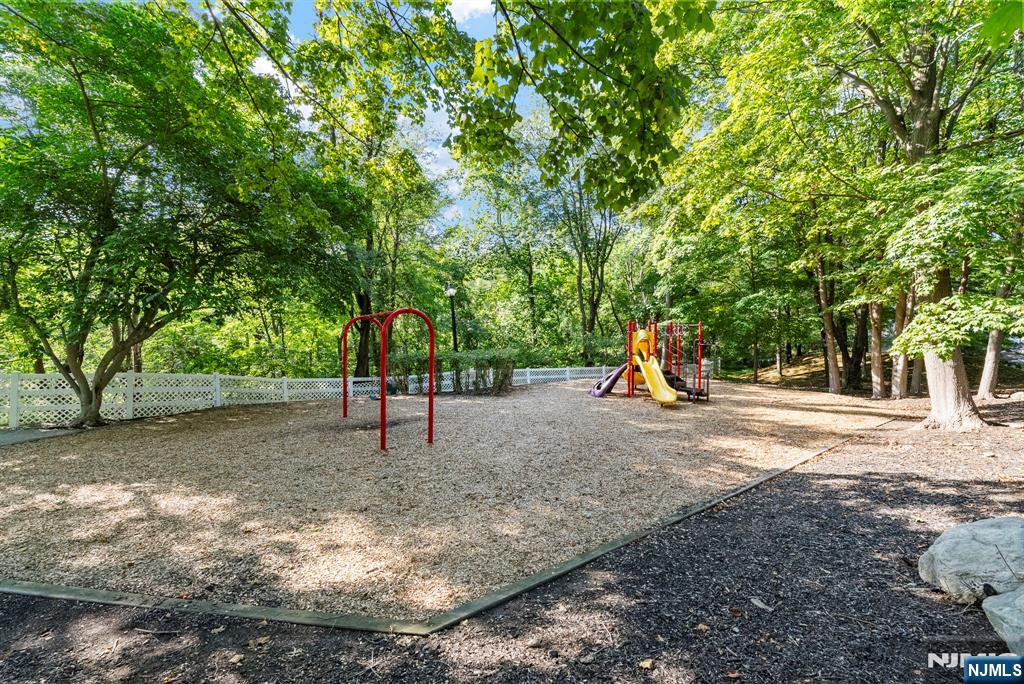 property viewer photo 33