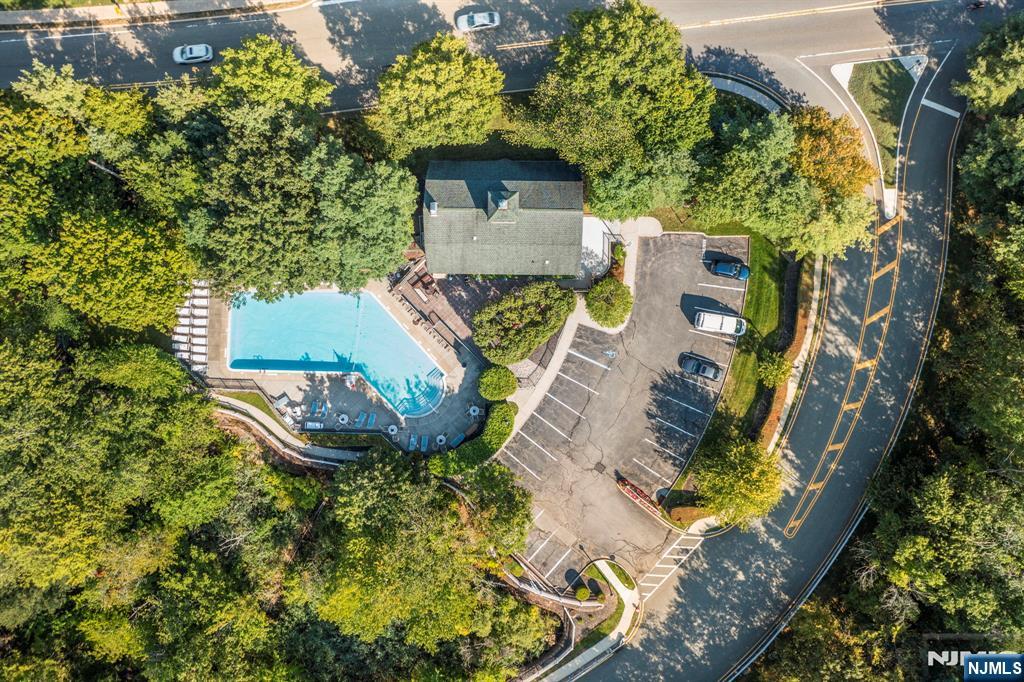 property viewer photo 37