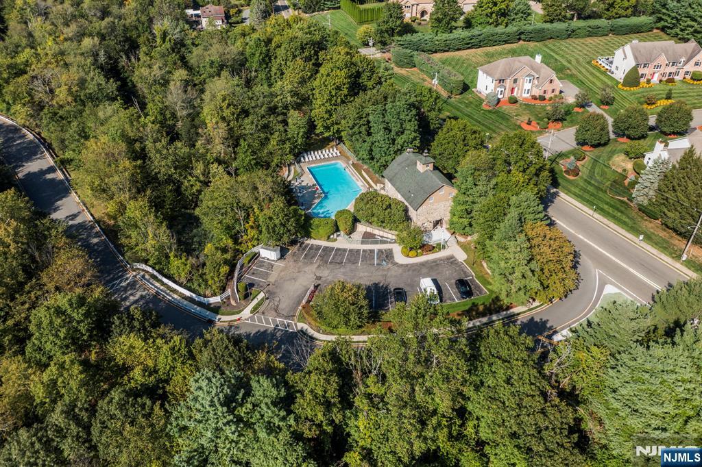 property viewer photo 38