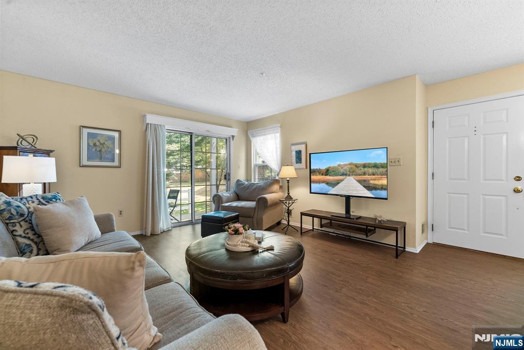 property viewer photo 6