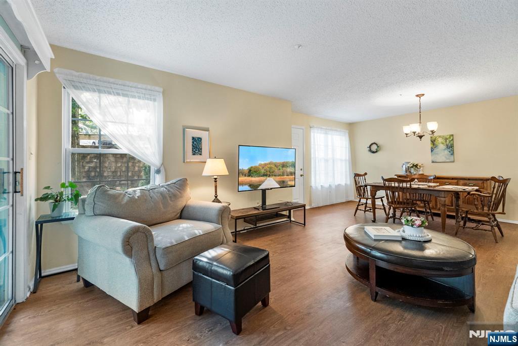 property viewer photo 7