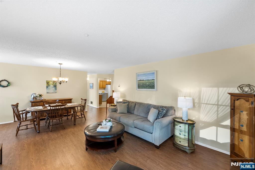 property viewer photo 8