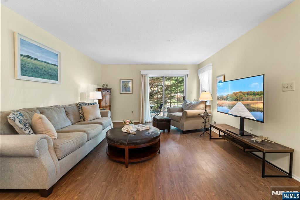 property viewer photo 9