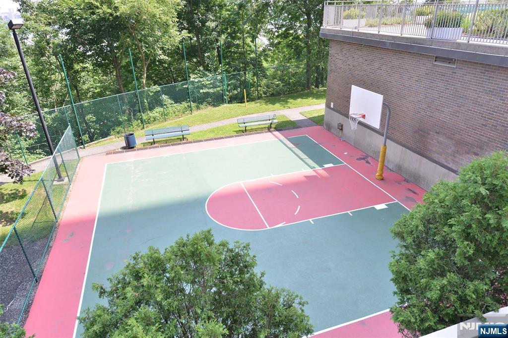 property viewer photo 18