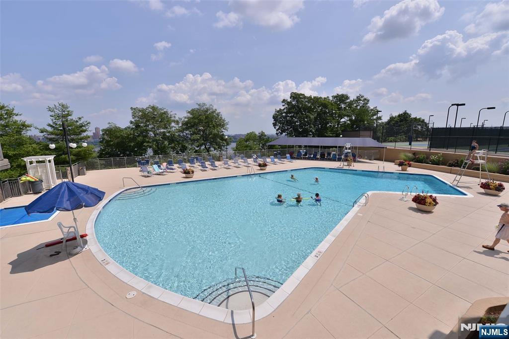 property viewer photo 19