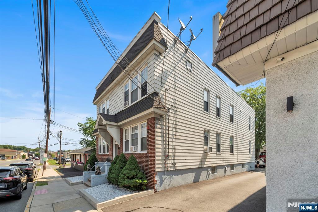 property viewer photo 2