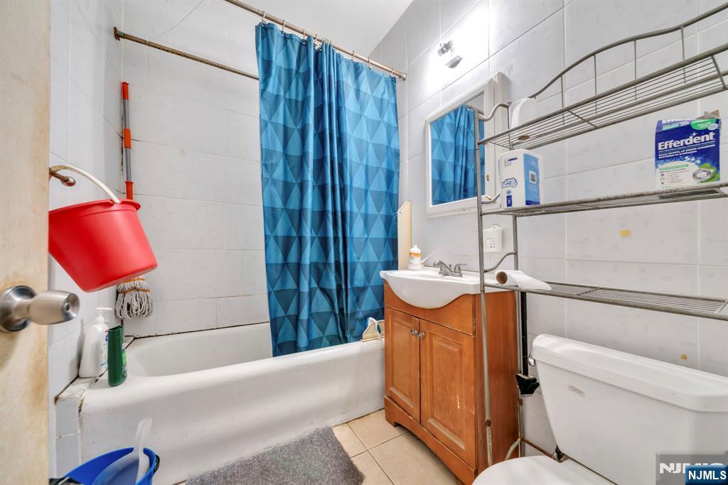 property viewer photo 25