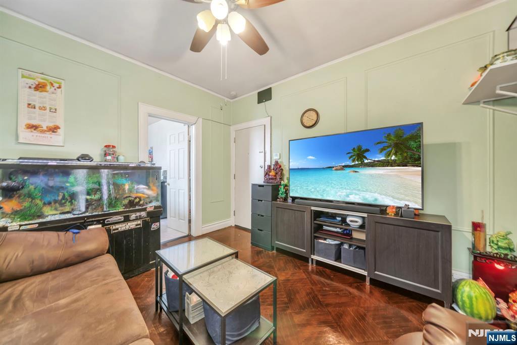 property viewer photo 8