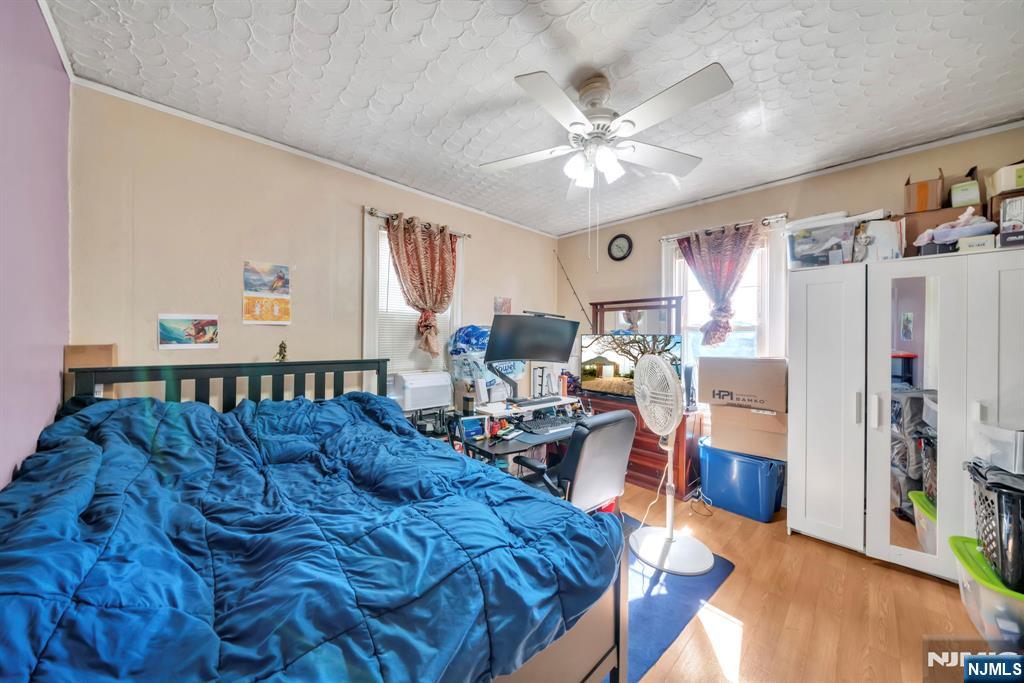 property viewer photo 9