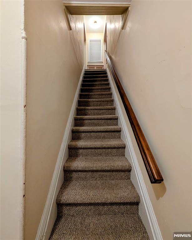 property viewer photo 4